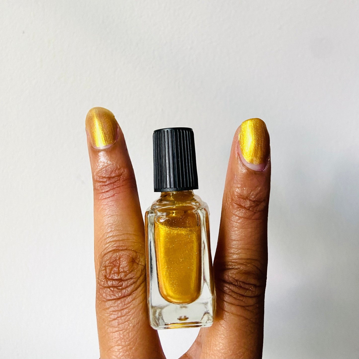 metallic nail polish, gold shimmer nail polish, vegan polish in gold